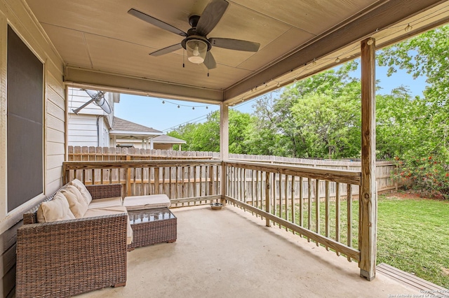 view of patio featuring a fenced backyard and a ceiling fan