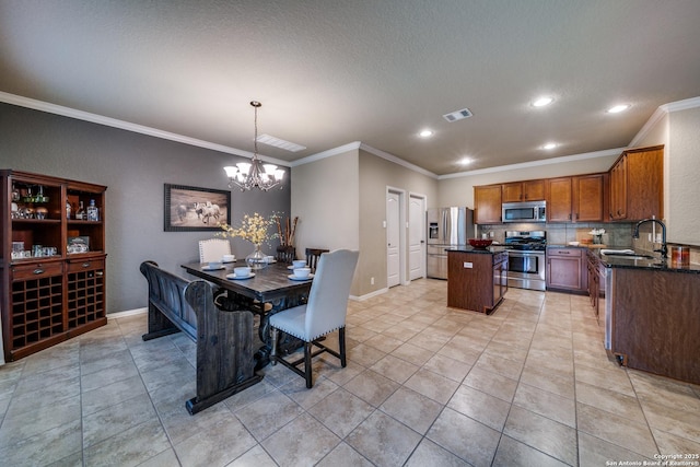 dining room featuring visible vents, recessed lighting, a chandelier, and ornamental molding