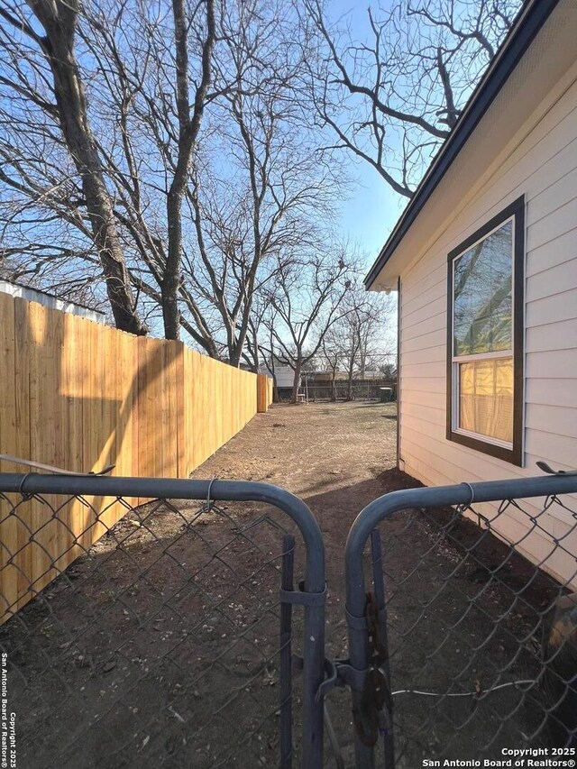 3950 S Walters, San Antonio, TX 78223 - view of yard featuring a fenced backyard