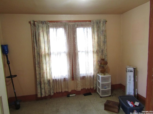217 Lancaster, San Antonio, TX 78214 - misc room featuring baseboards