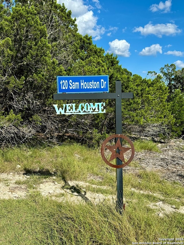 120 Sam Houston, Kerrville, TX 78028 - exterior view