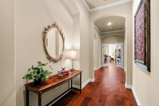300 Knoll Spgs, Boerne, TX 78006 - corridor featuring crown molding, arched walkways, baseboards, and dark wood finished floors