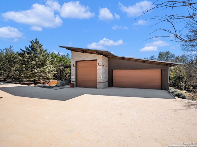 view of detached garage
