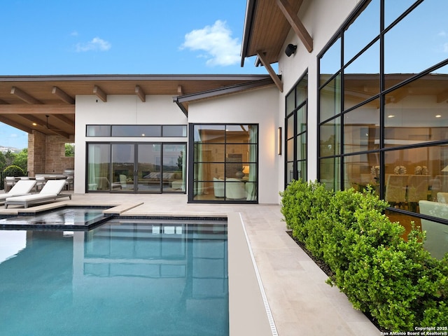 4701 Peralta Ln, Austin, TX 78735 - exterior space with a lanai, a pool with connected hot tub, and a patio area