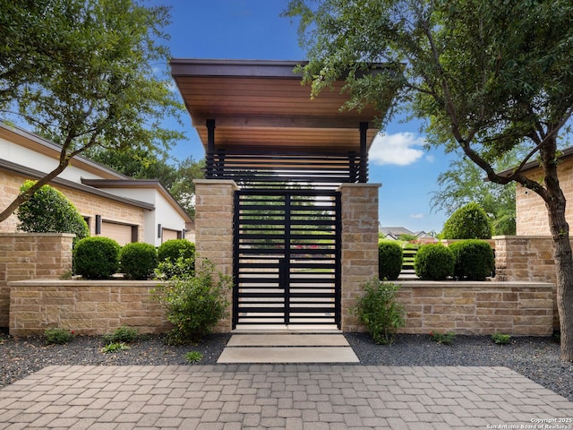 4701 Peralta Ln, Austin, TX 78735 - view of gate
