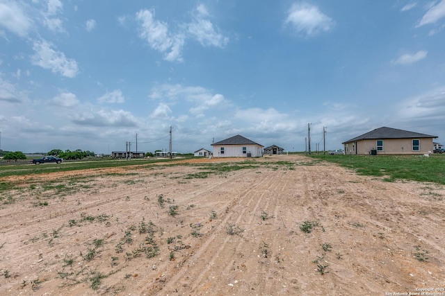 view of yard featuring a rural view