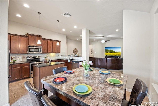 dining area featuring recessed lighting, ceiling fan, visible vents, and light tile patterned floors