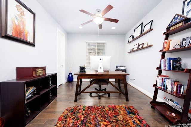 office area featuring a ceiling fan, baseboards, recessed lighting, and hardwood / wood-style floors
