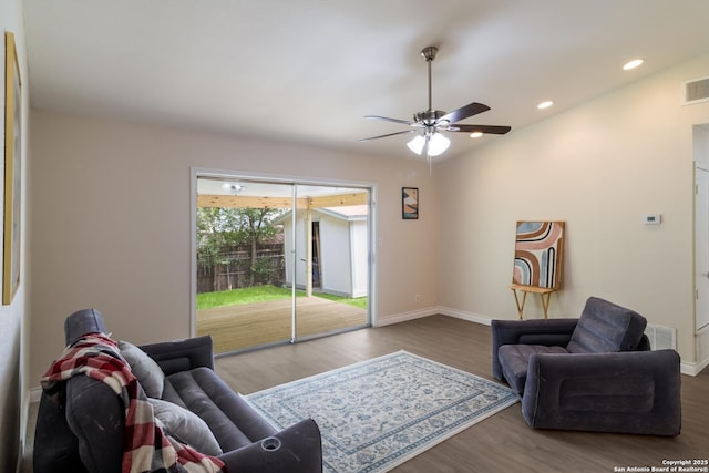 living room with visible vents, wood finished floors, baseboards, recessed lighting, and a ceiling fan