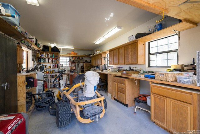 137A Spanish Pass, Boerne, TX 78006 - garage featuring a workshop area