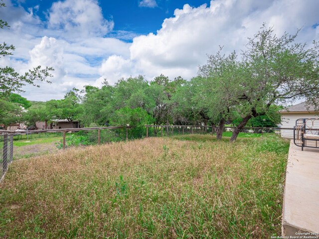 120 Lakeview Ct, Spring Branch, TX 78070 - view of yard featuring fence