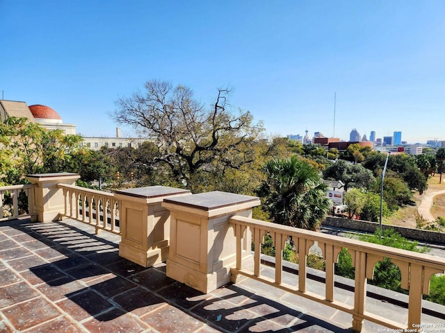 602 W French Pl, San Antonio, TX 78212 - view of wooden terrace
