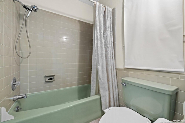 616 Ridgecrest, New Braunfels, TX 78130 - bathroom with toilet, tile walls, and shower / bath combination with curtain