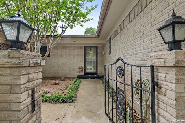616 Ridgecrest, New Braunfels, TX 78130 - property entrance featuring brick siding