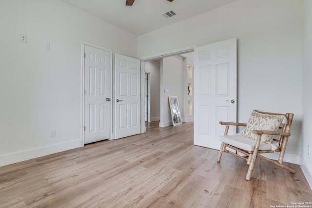 109 Hidden Hls, Floresville, TX 78114 - sitting room with baseboards, visible vents, light wood-style flooring, and a ceiling fan