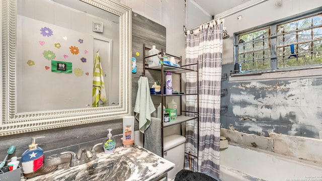 237 Delmar, San Antonio, TX 78210 - bathroom with vanity, toilet, and shower / bath combo with shower curtain