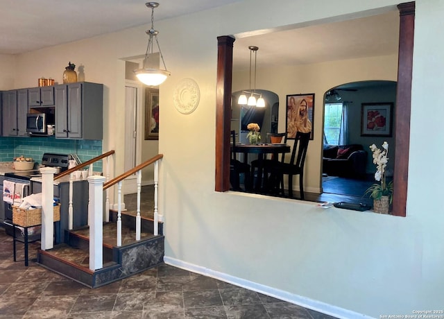 724 Holmgreen, San Antonio, TX 78220 - stairs featuring arched walkways and baseboards