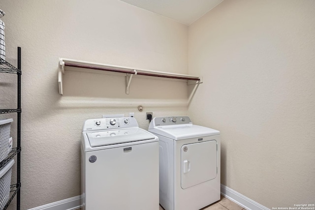 2253 Sun Stone, New Braunfels, TX 78130 - laundry area featuring laundry area, baseboards, and washer and dryer