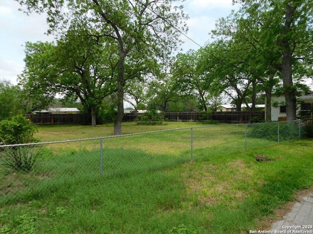 911 Austin, Sabinal, TX 78881 - view of yard with fence