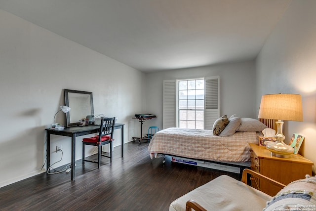 7500 Callaghan Rd Unit 172, San Antonio, TX 78229 - bedroom featuring wood finished floors