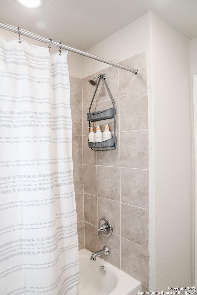 236/238 Joseph Cir, Cibolo, TX 78108 - full bathroom with shower / tub combo