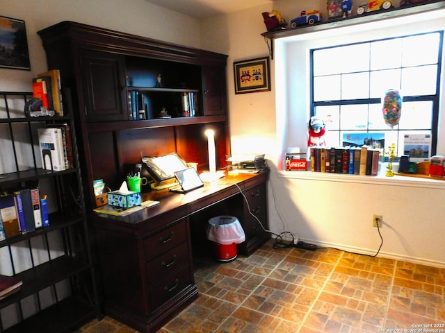 525 Cherry Rdg, Floresville, TX 78114 - office area with brick patterned flooring and baseboards