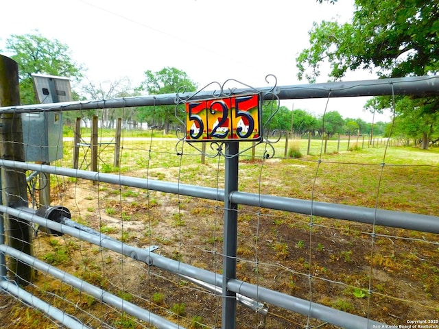 525 Cherry Rdg, Floresville, TX 78114 - exterior view