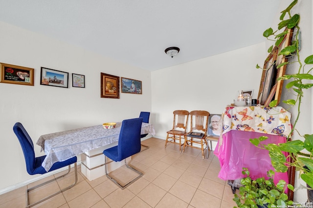 5118 War Cloud, San Antonio, TX 78242 - tiled dining room with baseboards