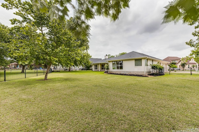 7335 Scintilla Ln, Boerne, TX 78015 - view of yard