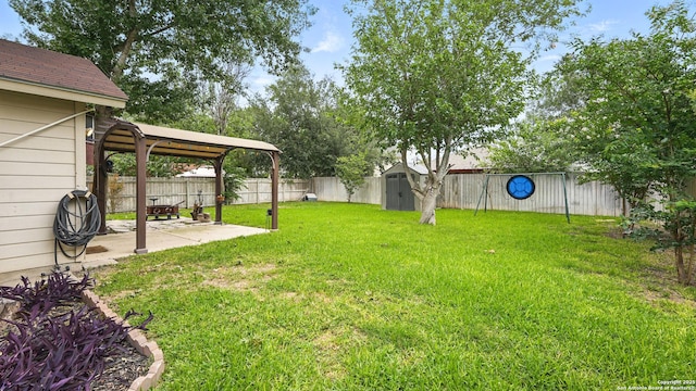 744 Pinehurst, New Braunfels, TX 78130 - view of yard featuring a patio