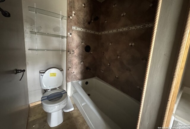 6614 Shady Lk, San Antonio, TX 78244 - full bathroom with toilet, tub / shower combination, and baseboards