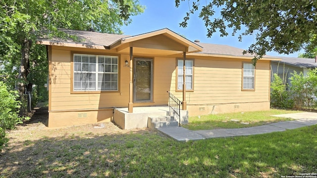 bungalow-style home featuring crawl space