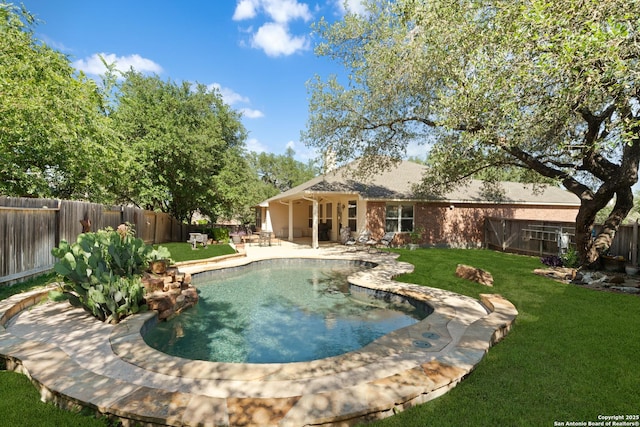 view of swimming pool featuring a patio