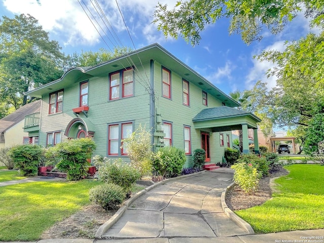 view of front of house featuring a front yard