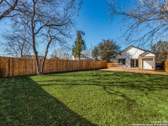 view of yard with a patio area