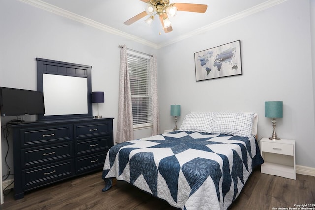 bedroom featuring dark wood-style flooring, crown molding, baseboards, and a ceiling fan