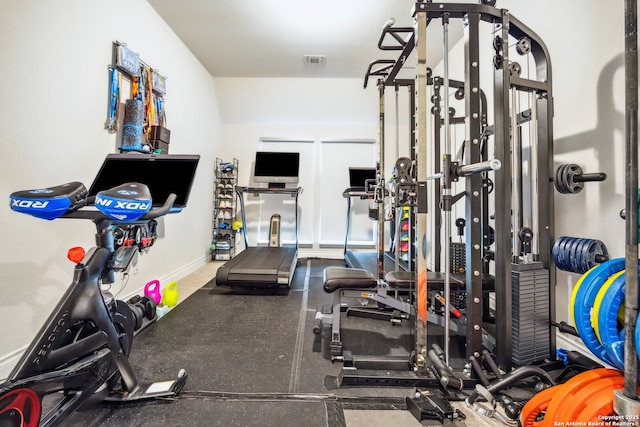 14074 May Mist, San Antonio, TX 78253 - workout room with baseboards