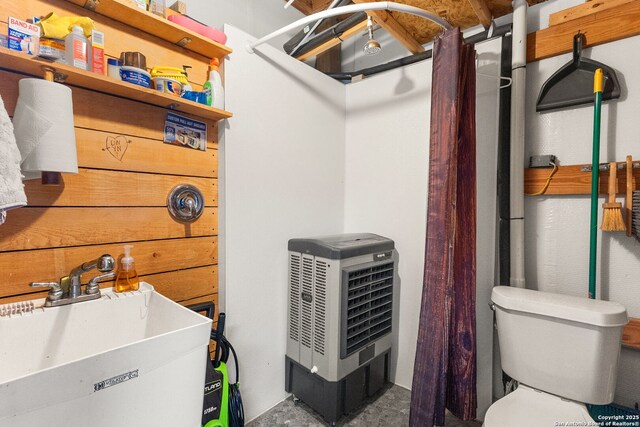 utility room with a sink