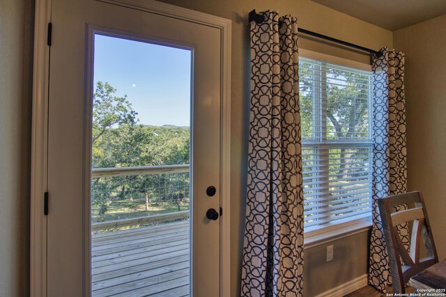 1139 Cedar Bnd, Canyon Lake, TX 78133 - entryway with baseboards