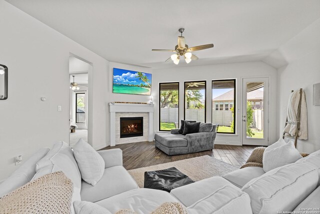 435 Bridle Trl, New Braunfels, TX 78132 - living area featuring ceiling fan, plenty of natural light, and wood finished floors