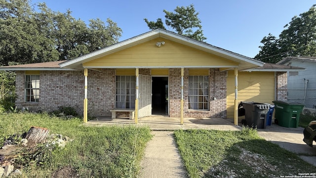 1906 Perlita, San Antonio, TX 78224 - single story home featuring covered porch and brick siding