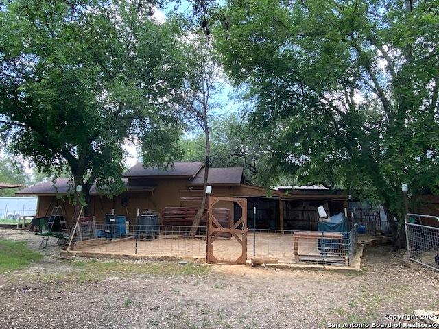 9516 Geronimo Oaks, San Antonio, TX 78254 - view of horse barn