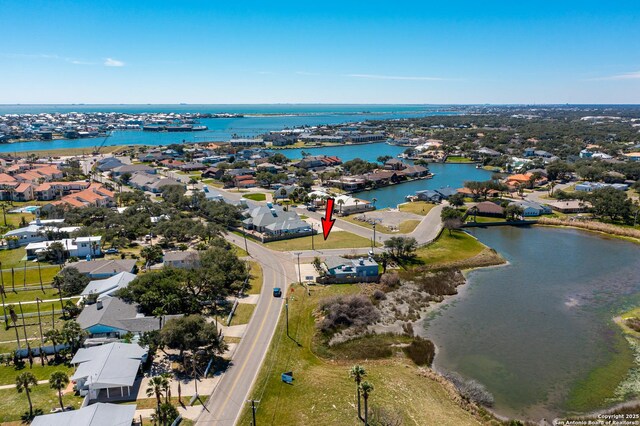 2717 Lakeview Dr, Rockport, TX 78382