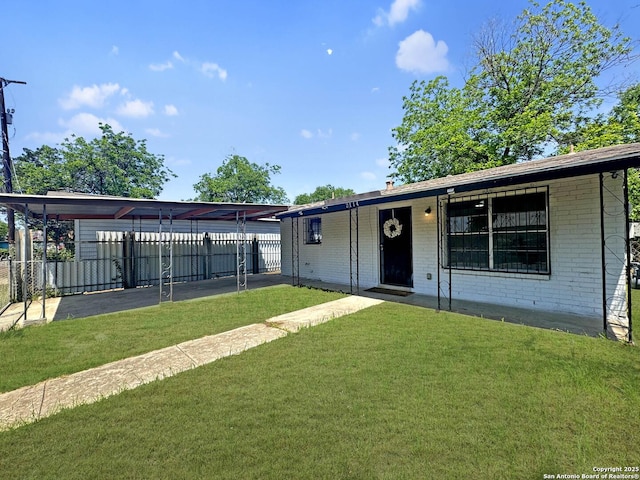 2114 S Trinity St, San Antonio, TX 78207 - view of front of property featuring brick siding