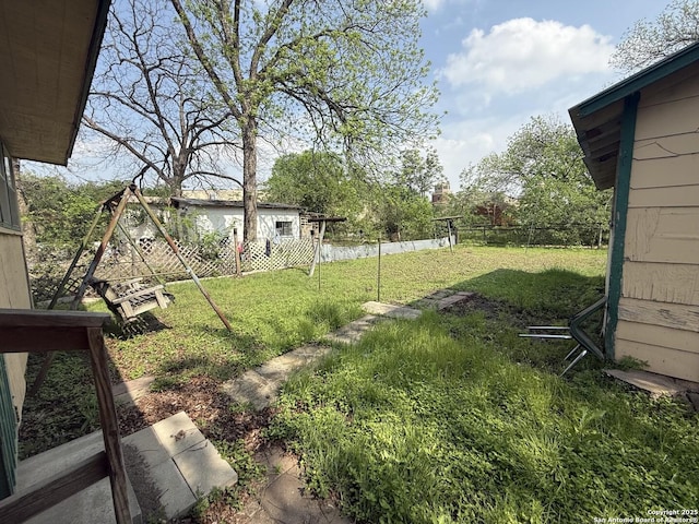 318 Uvalde, San Antonio, TX 78210 - view of yard