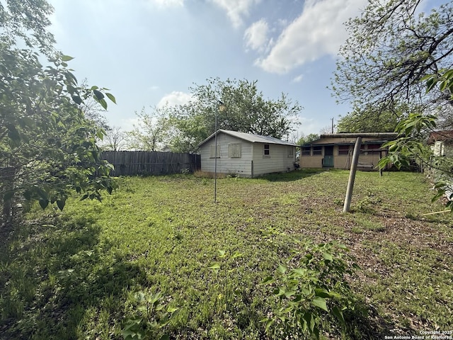 318 Uvalde, San Antonio, TX 78210 - view of yard