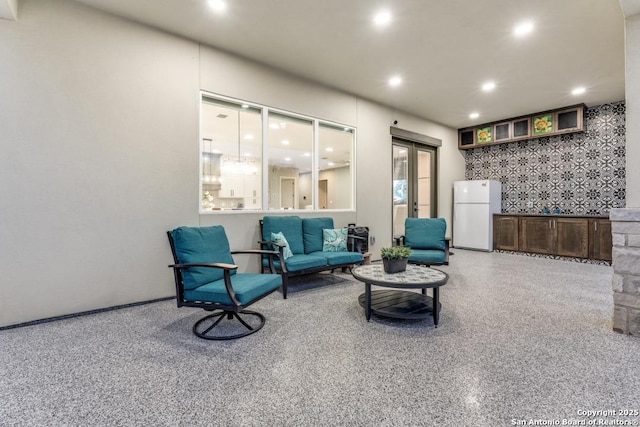 7812 Ventura Blvd, Selma, TX 78154 - sitting room with recessed lighting