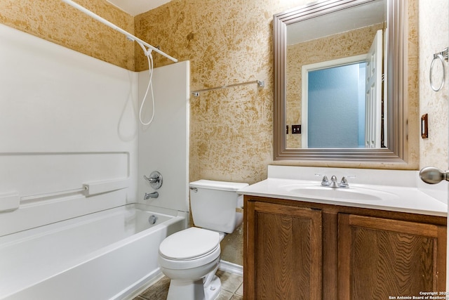 full bath featuring vanity, toilet,  shower combination, and wallpapered walls