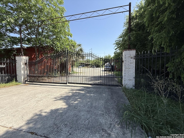 1010 W Ashby Pl, San Antonio, TX 78212