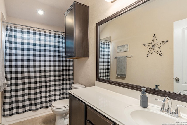 12338 Belfort Pt, Schertz, TX 78154 - full bath with toilet, vanity, and recessed lighting
